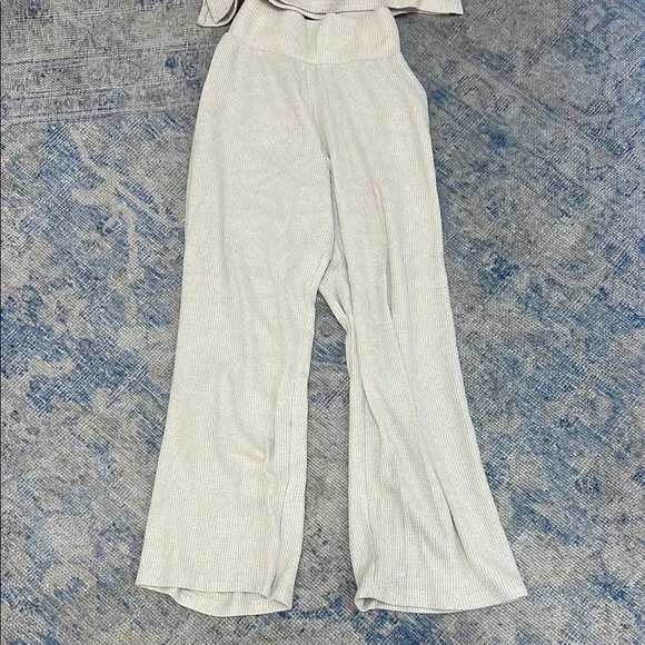 Abercrombie & Fitch Cream Women's two piece lounge set - Picture 2 of 5